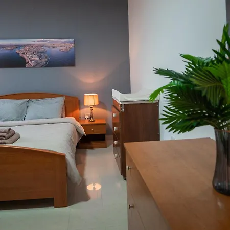 The Bayview Executive Penthouse Apartment *